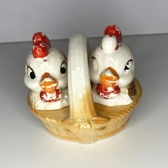 Vintage Chicks In Basket Salt & Pepper Shakers - Picture 11 of 11